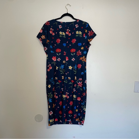 Tahari | Floral Blue and Red Sheath Dress with Dolman Sleeves - Picture 5 of 5